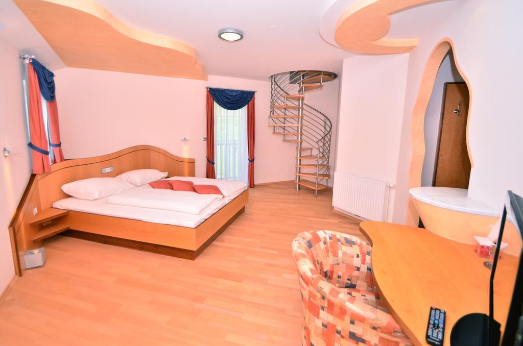 G.H. Knoll "Proellhofer" Cafe Bar Hills Hotel Fladnitz an der Teichalm Cameră foto